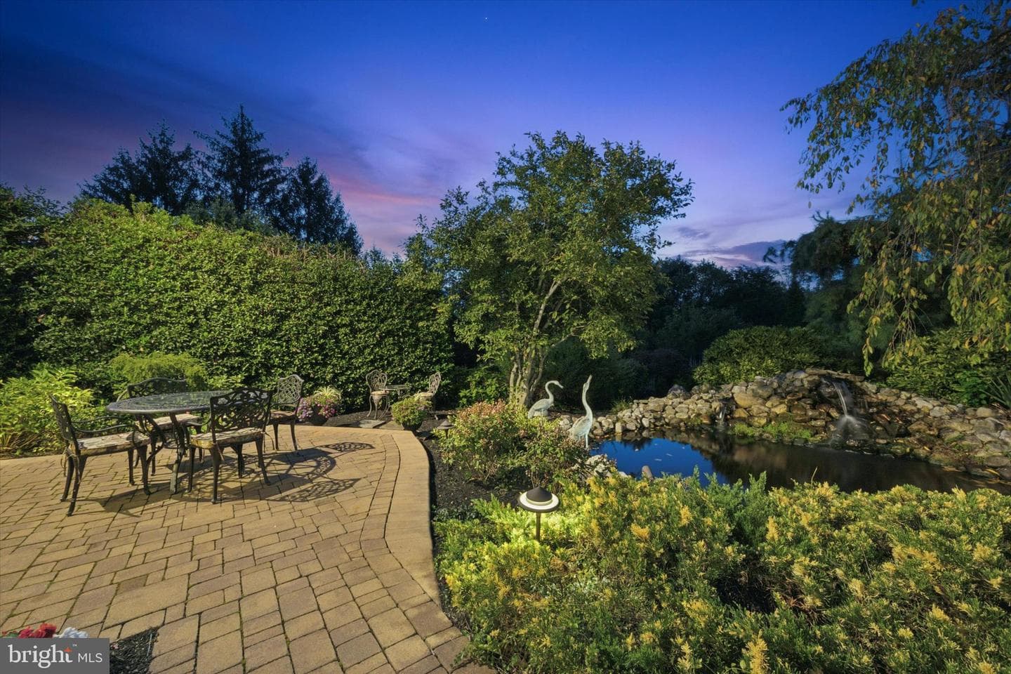 2587 Hillcrest Drive photo 47
