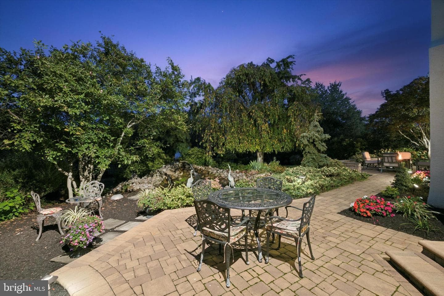 2587 Hillcrest Drive photo 48