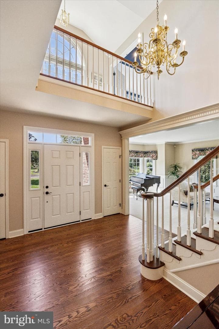 2587 Hillcrest Drive photo 5