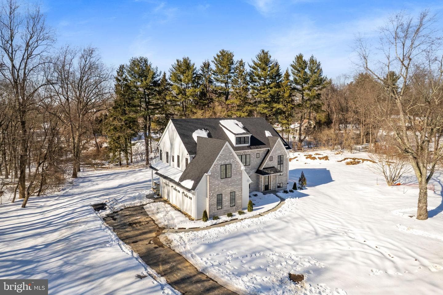 1017 Woods Lane photo 7