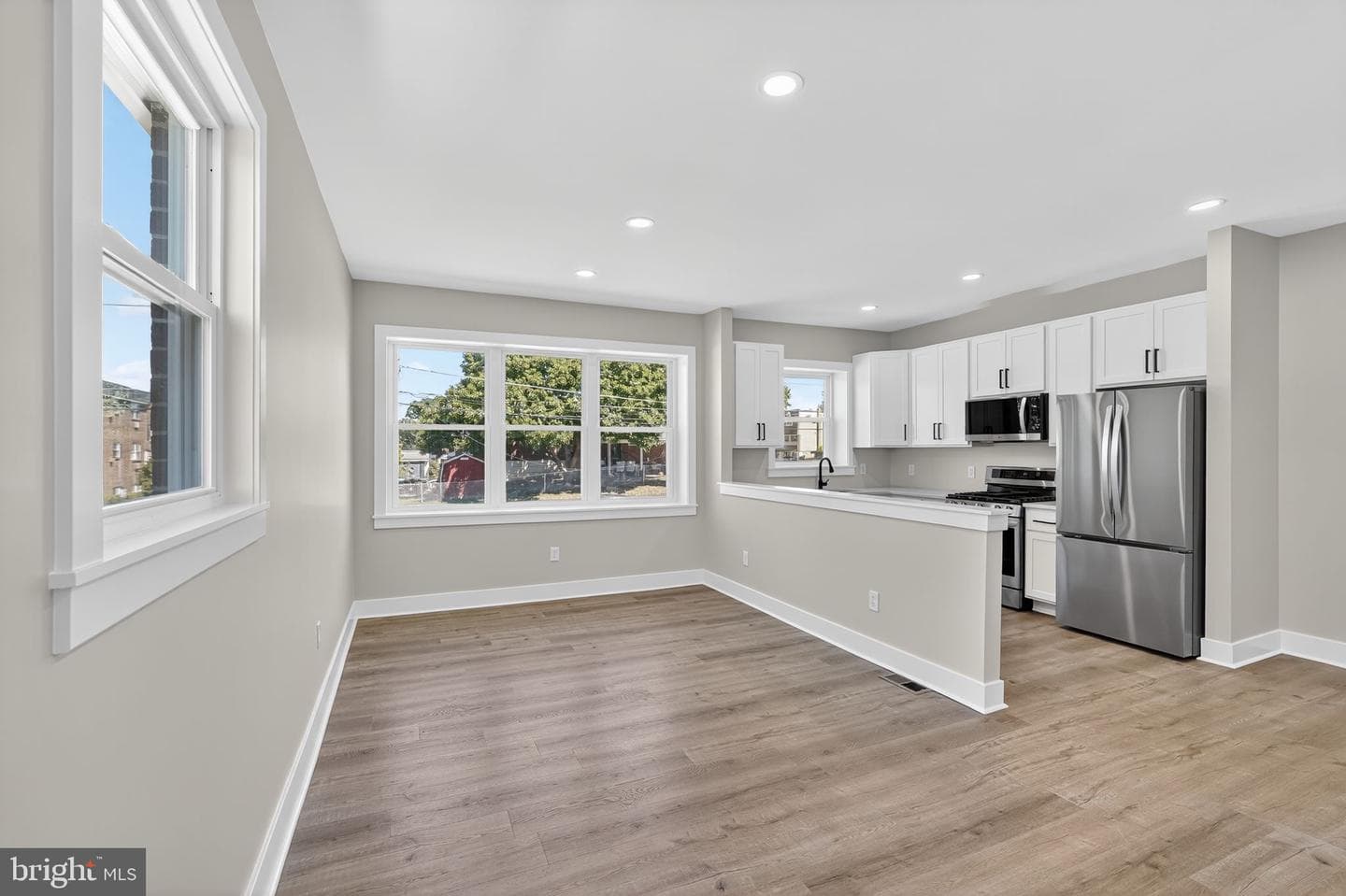 604 Calamia Drive photo 3