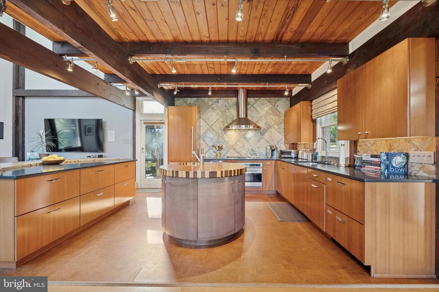 1430 Hopeland Road photo 3