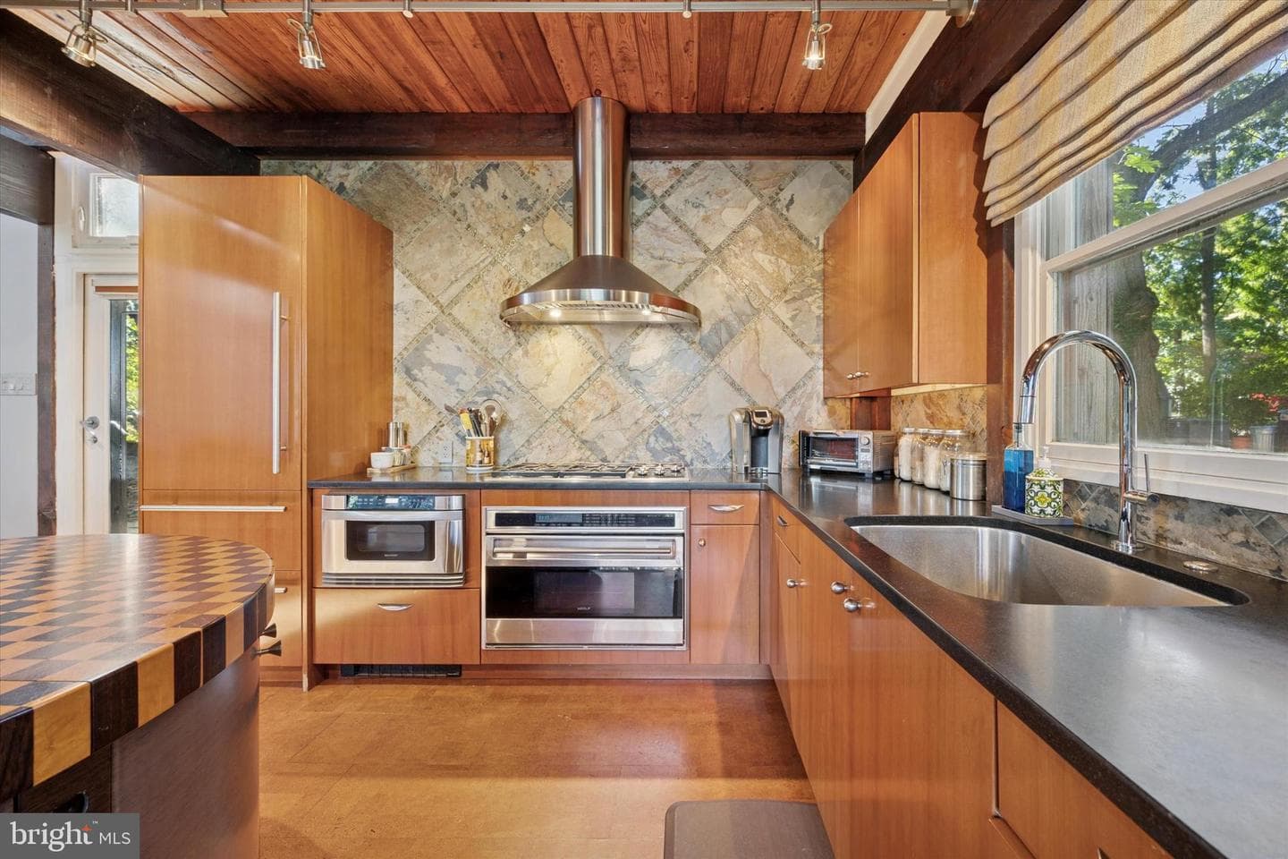 1430 Hopeland Road photo 4