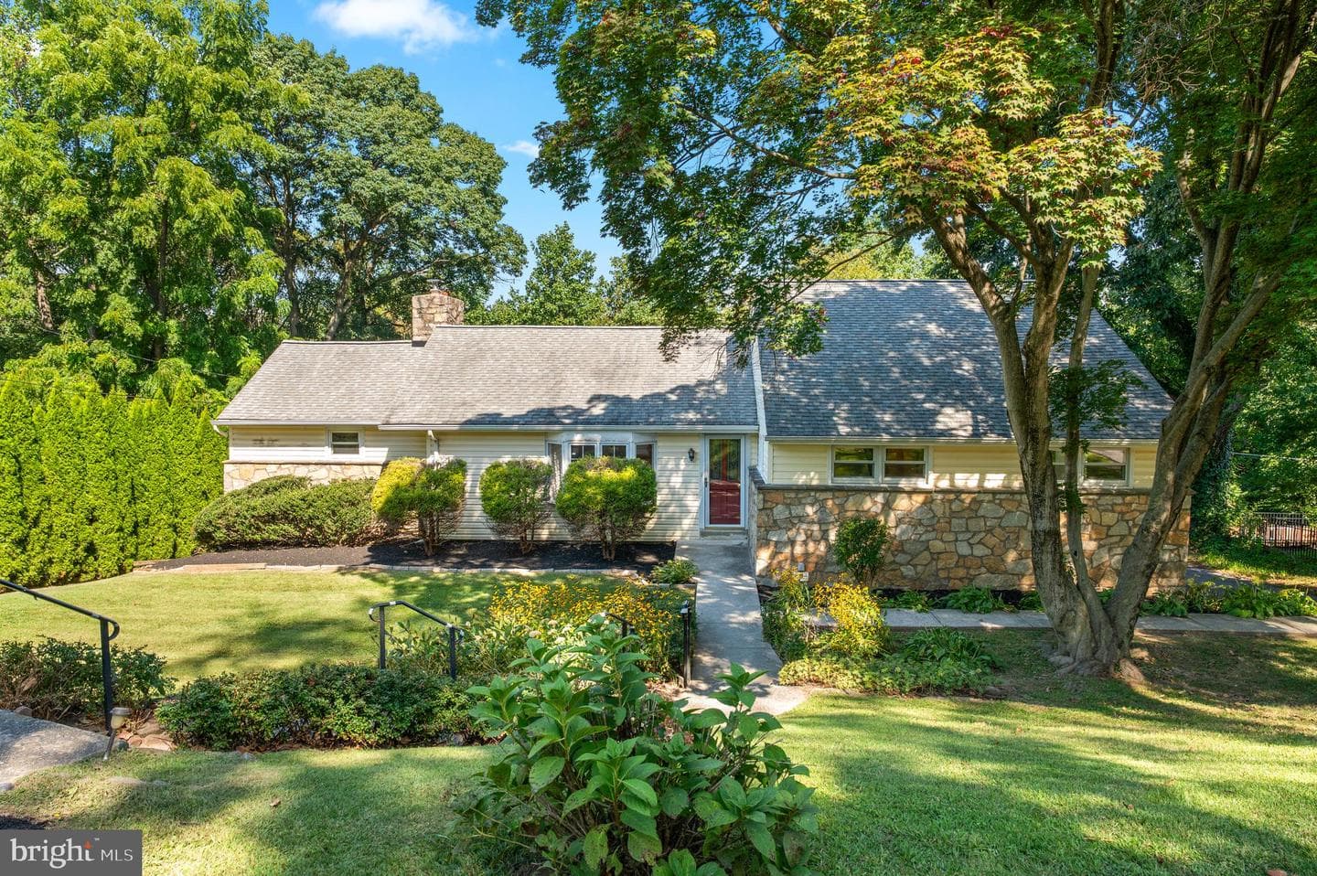 1140 Green Tree Lane photo 2