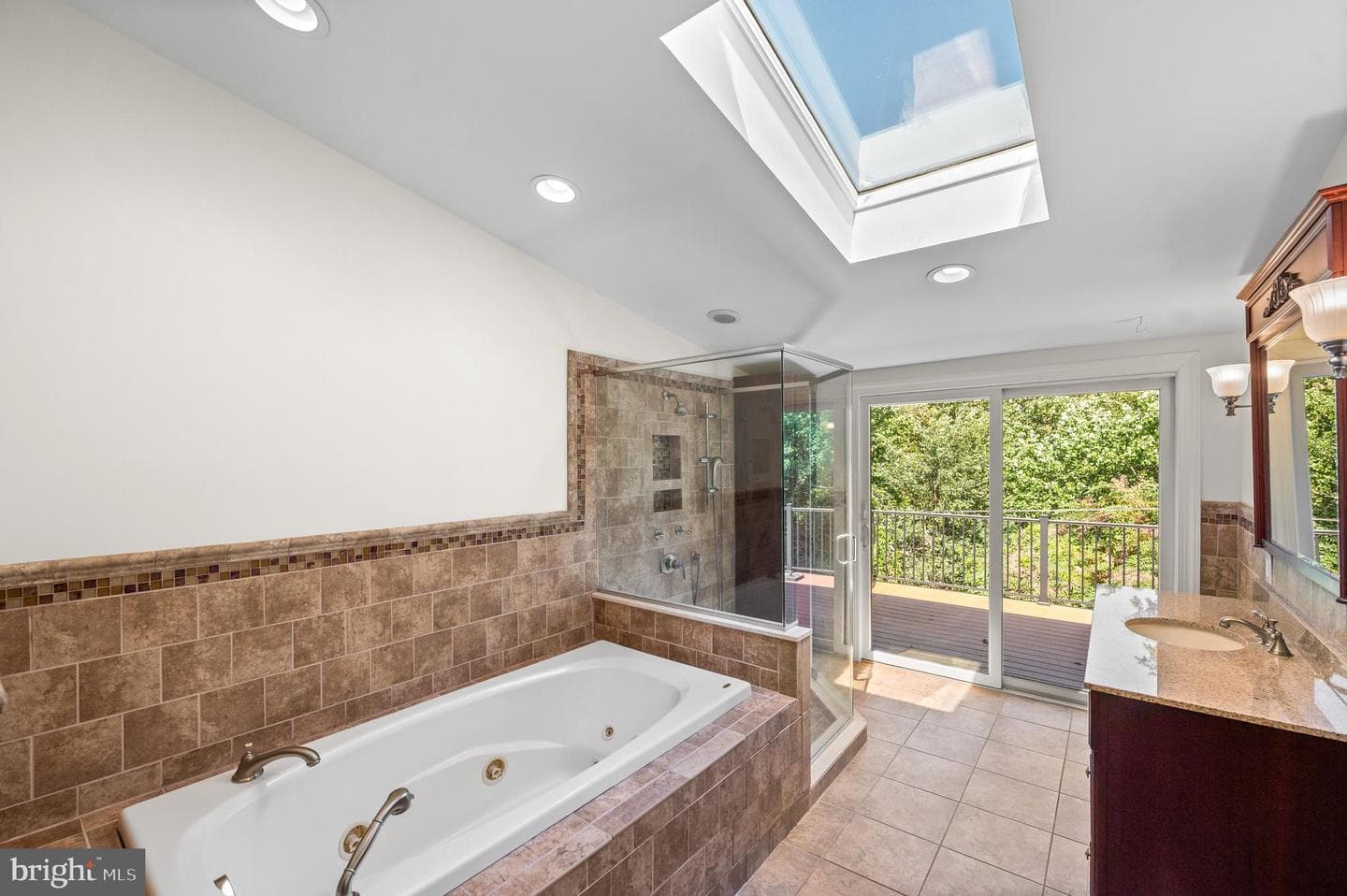 1140 Green Tree Lane photo 36
