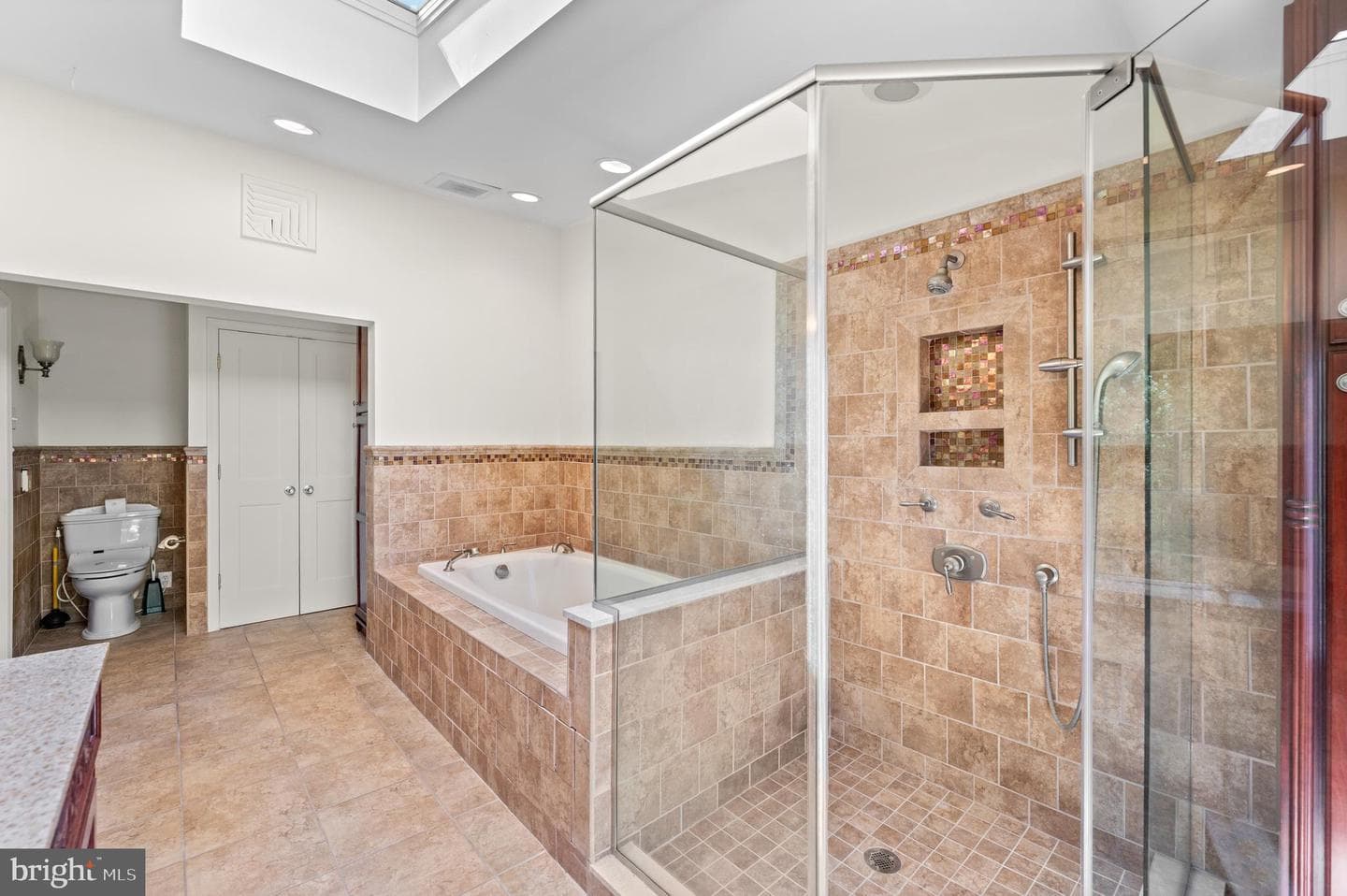 1140 Green Tree Lane photo 38