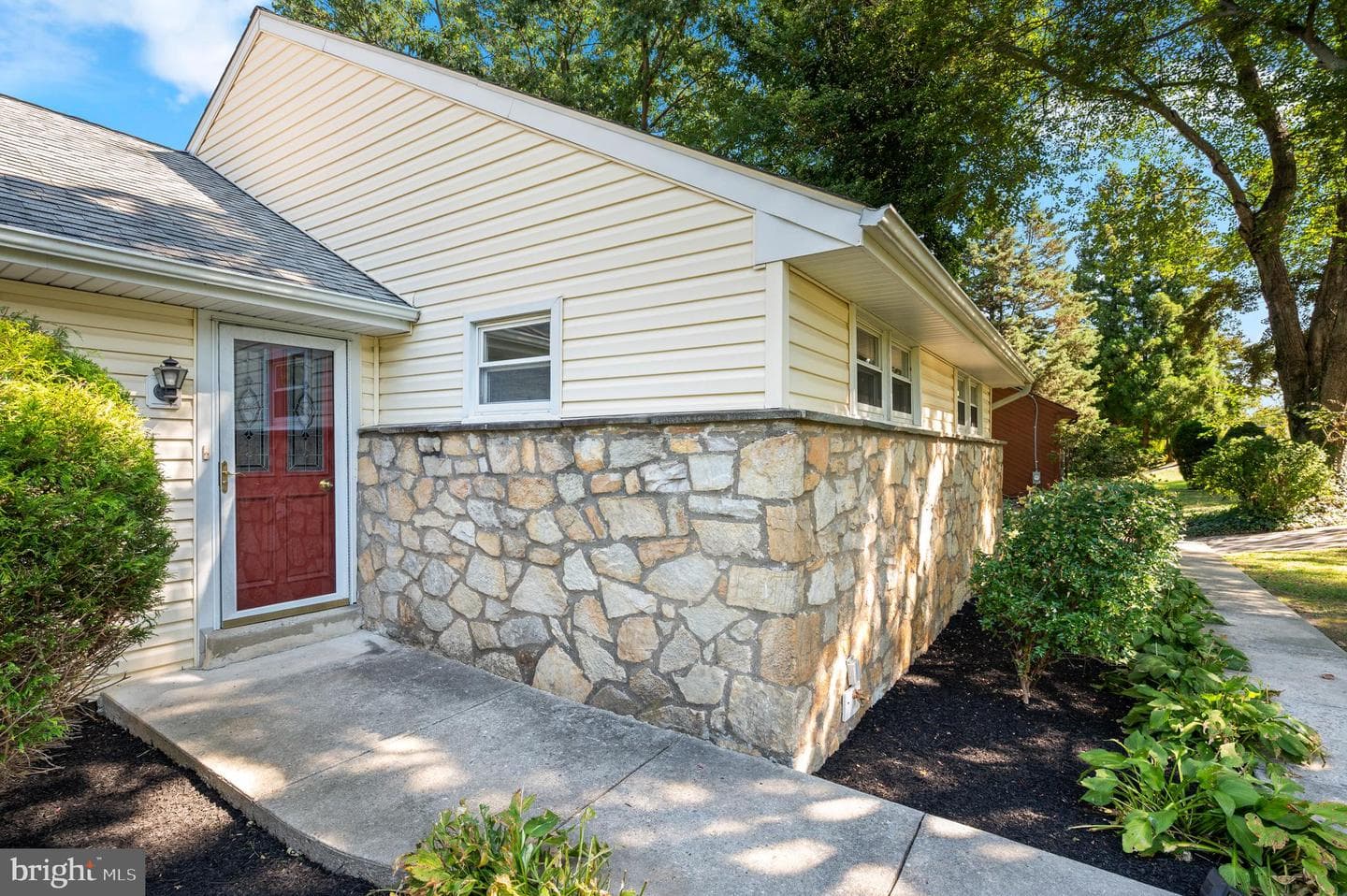 1140 Green Tree Lane photo 4