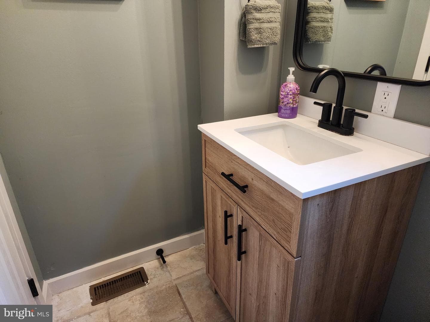 19 Iroquois Drive photo 24