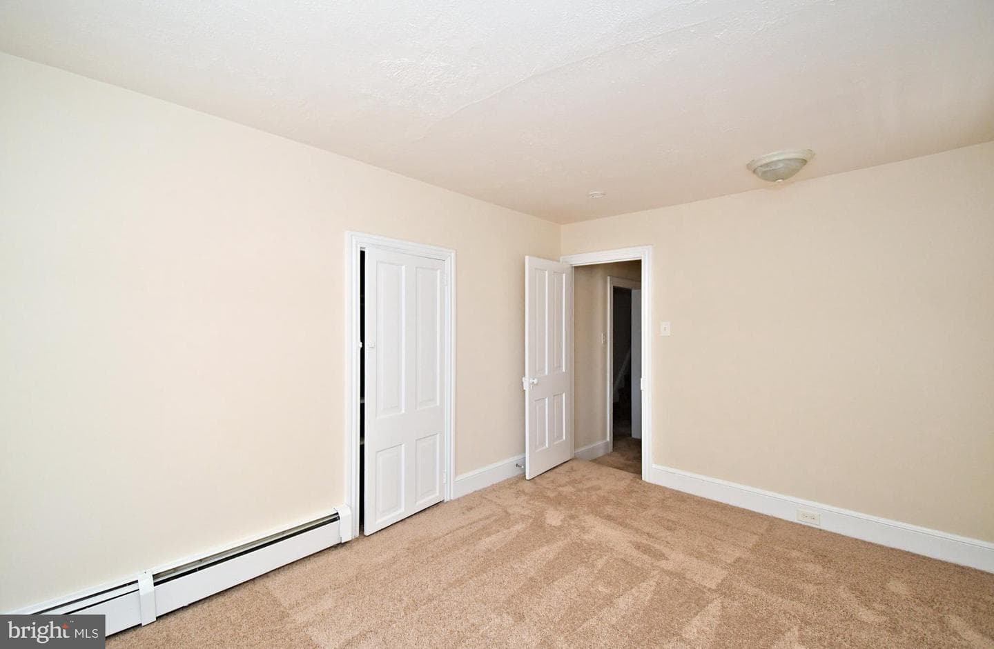 854 Queen Street photo 15