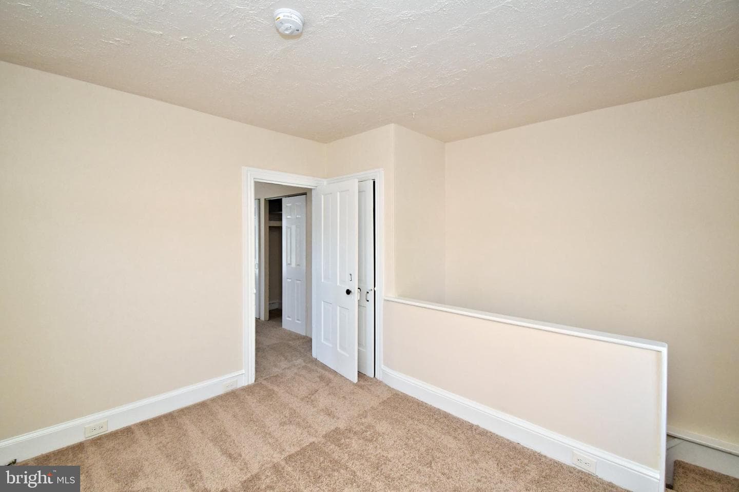 854 Queen Street photo 21