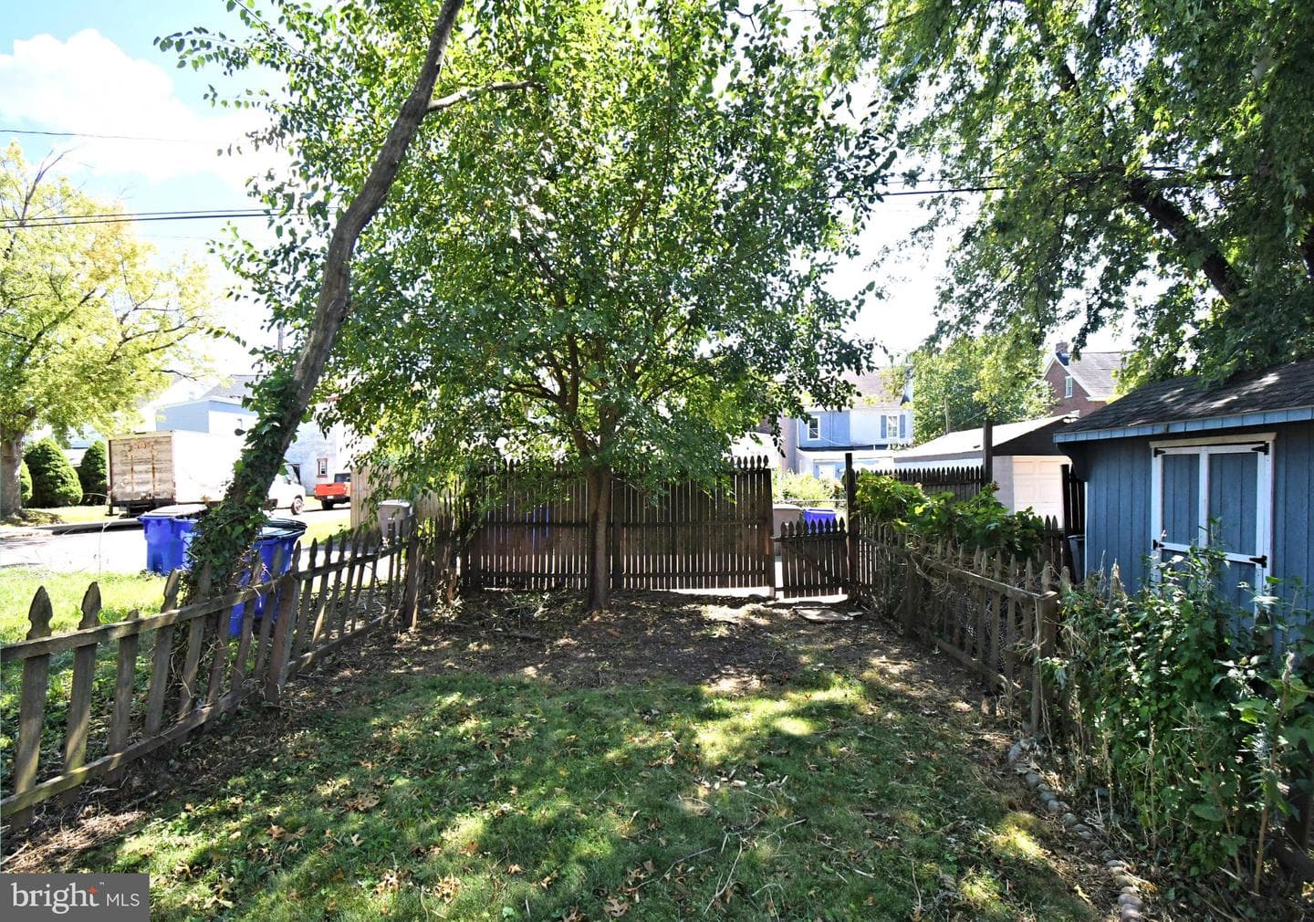854 Queen Street photo 29