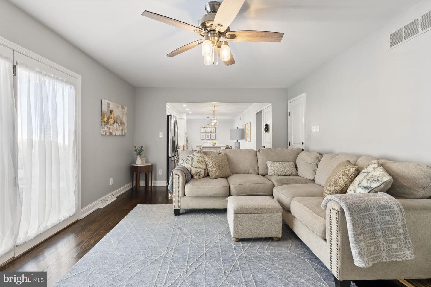 102 Windsor Place photo 14