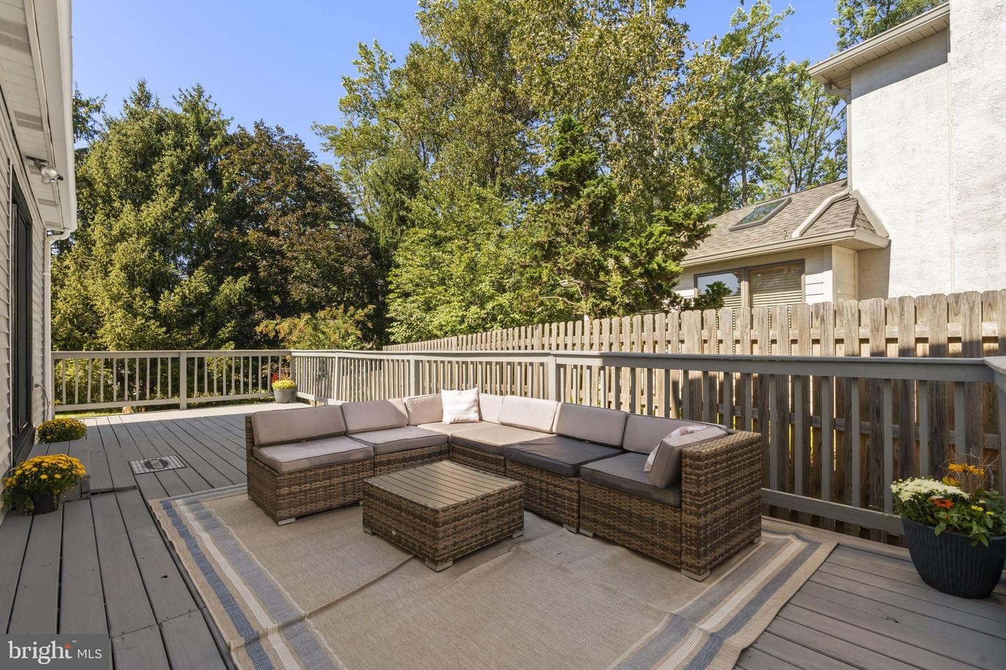 102 Windsor Place photo 34