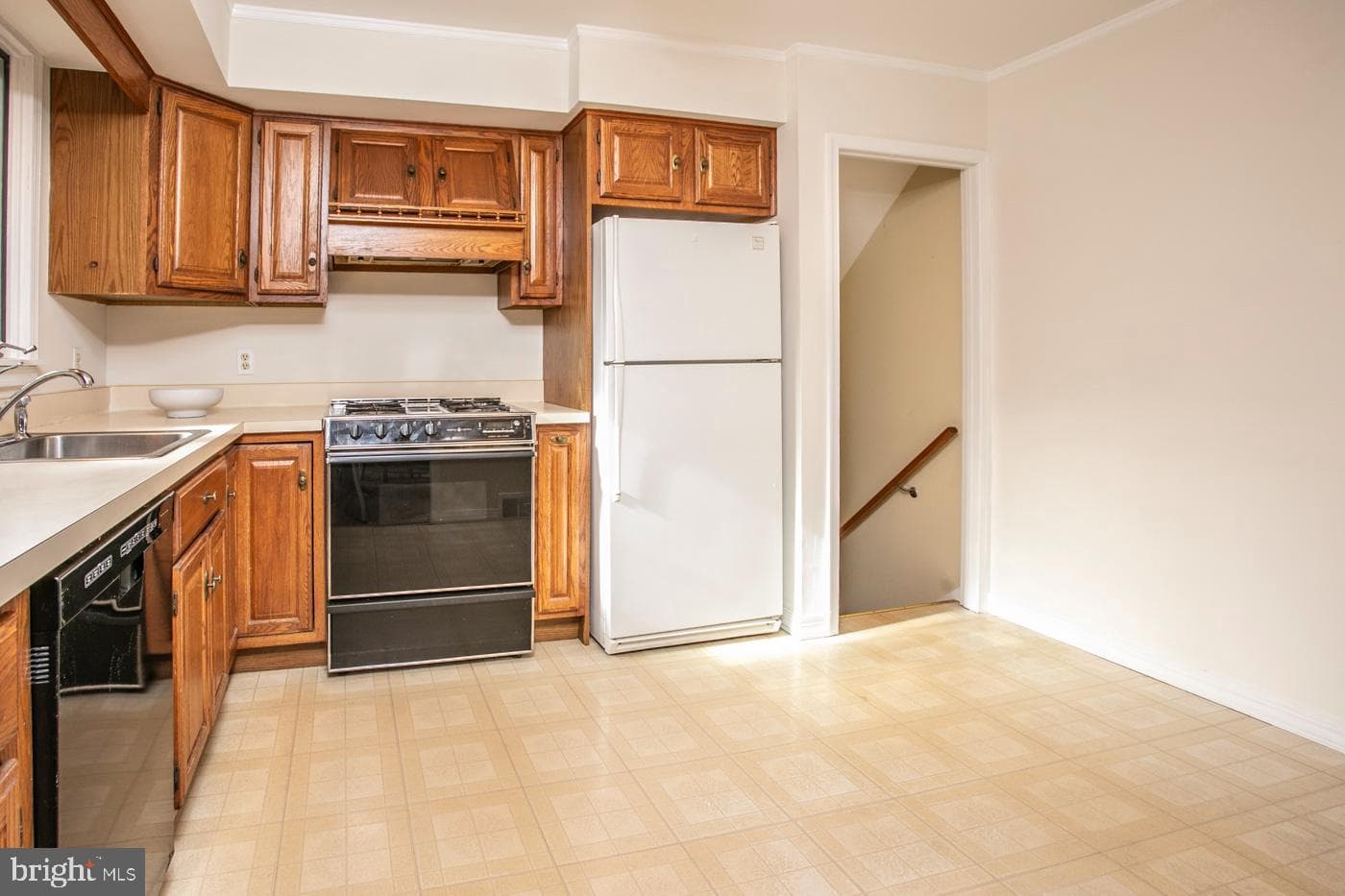 340 Central Drive photo 6