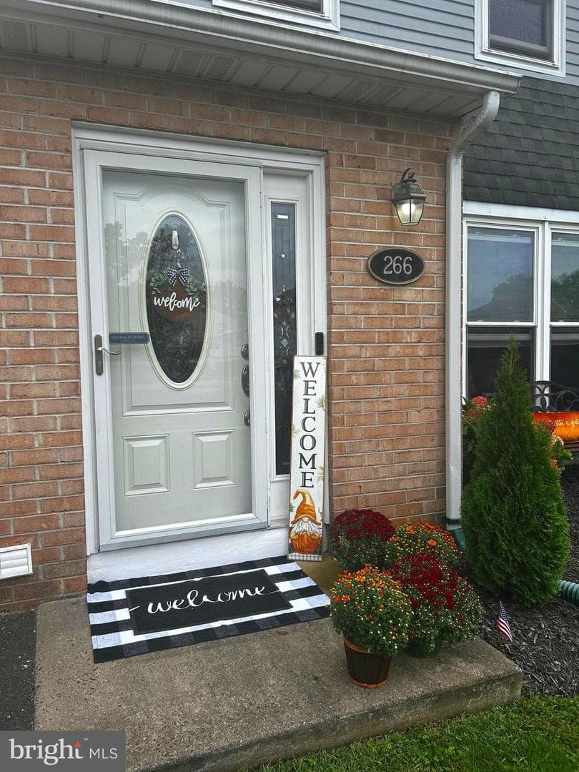 266 Shirley Drive photo 3