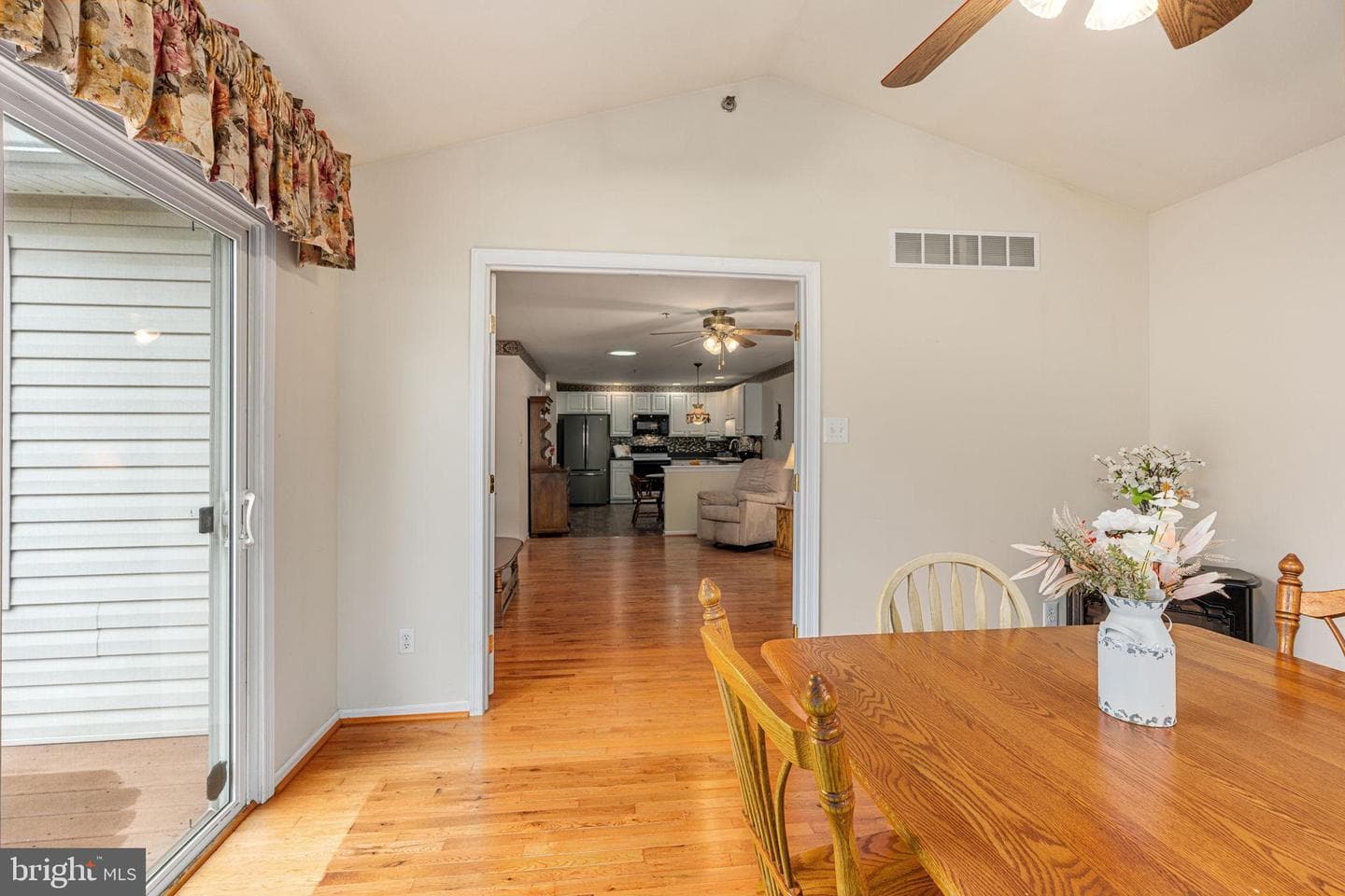 315 Jefferson Court photo 15