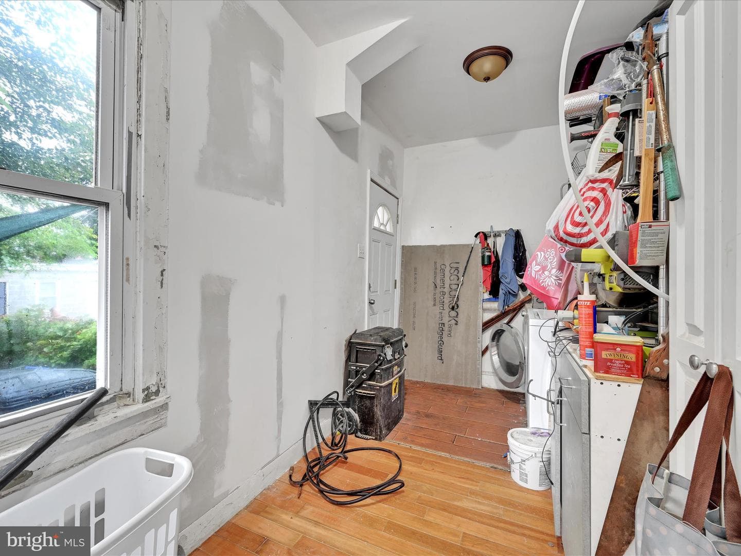 941 Queen Street photo 15