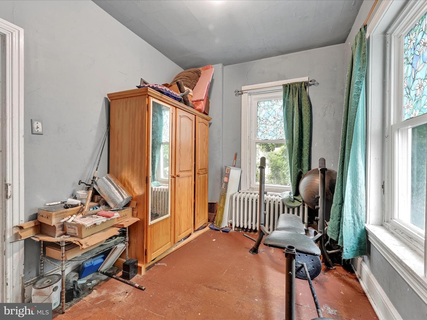 941 Queen Street photo 19