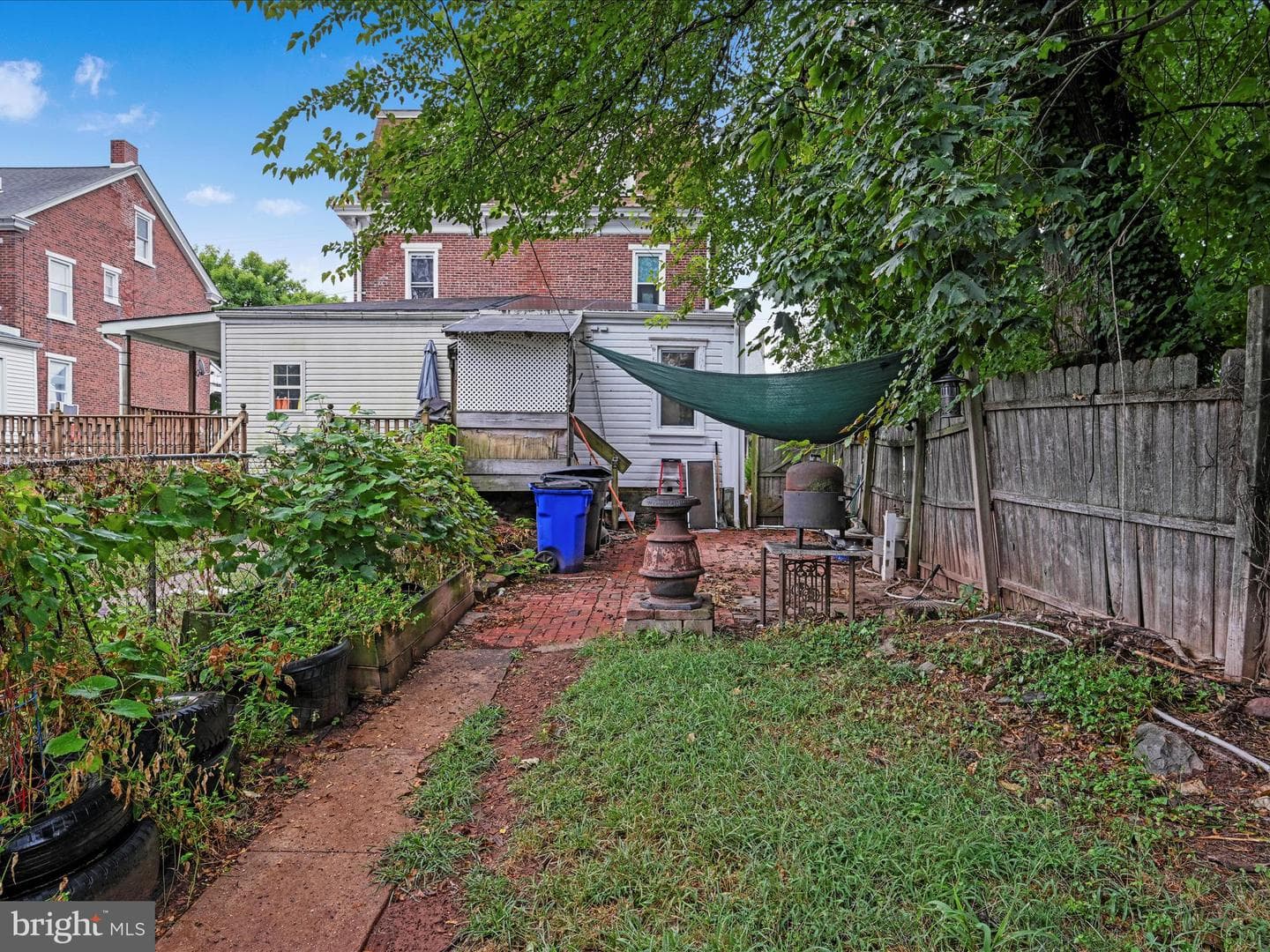 941 Queen Street photo 28