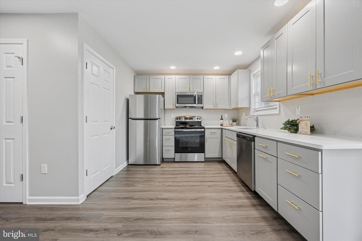 166 Percy Court photo 12