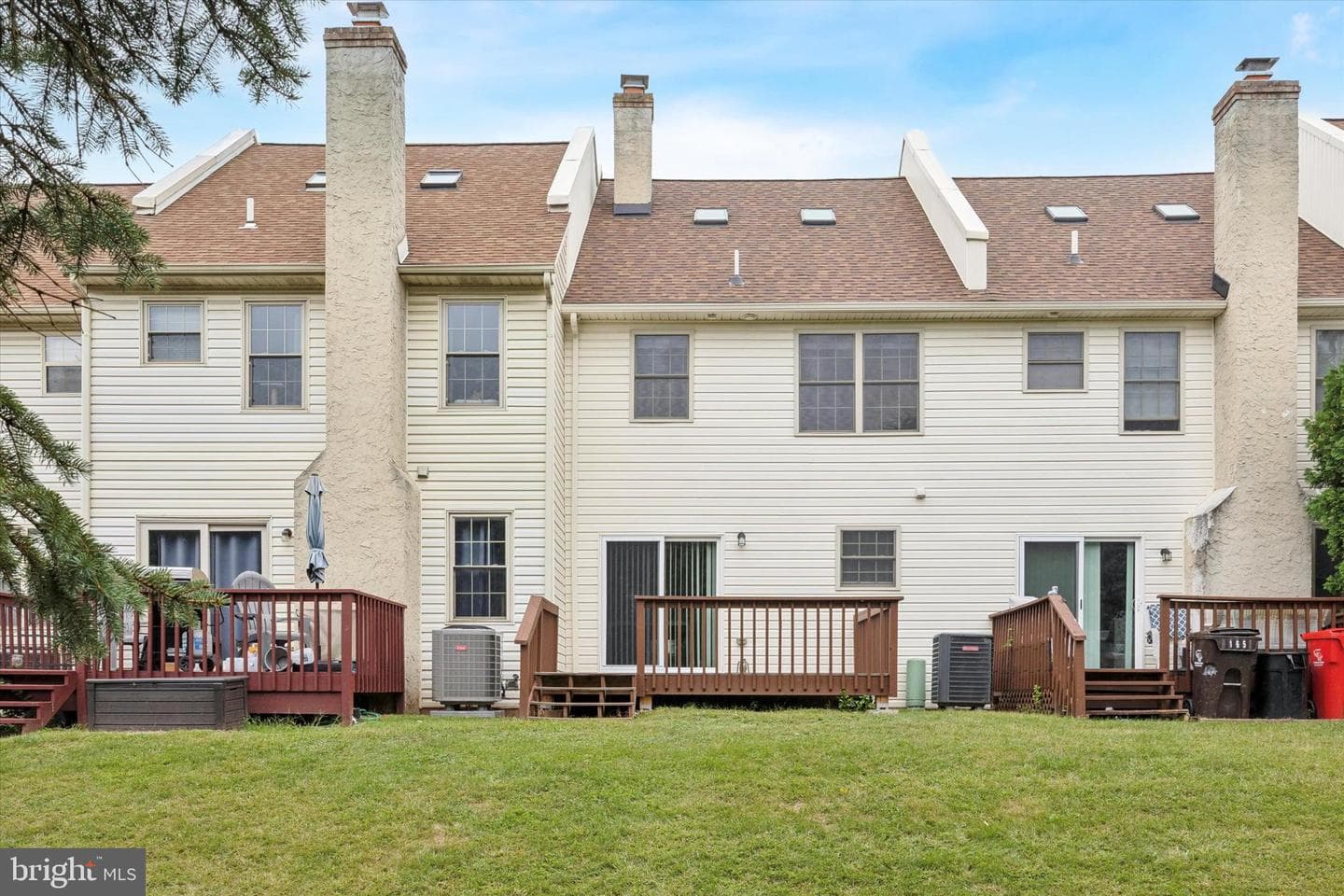 166 Percy Court photo 38