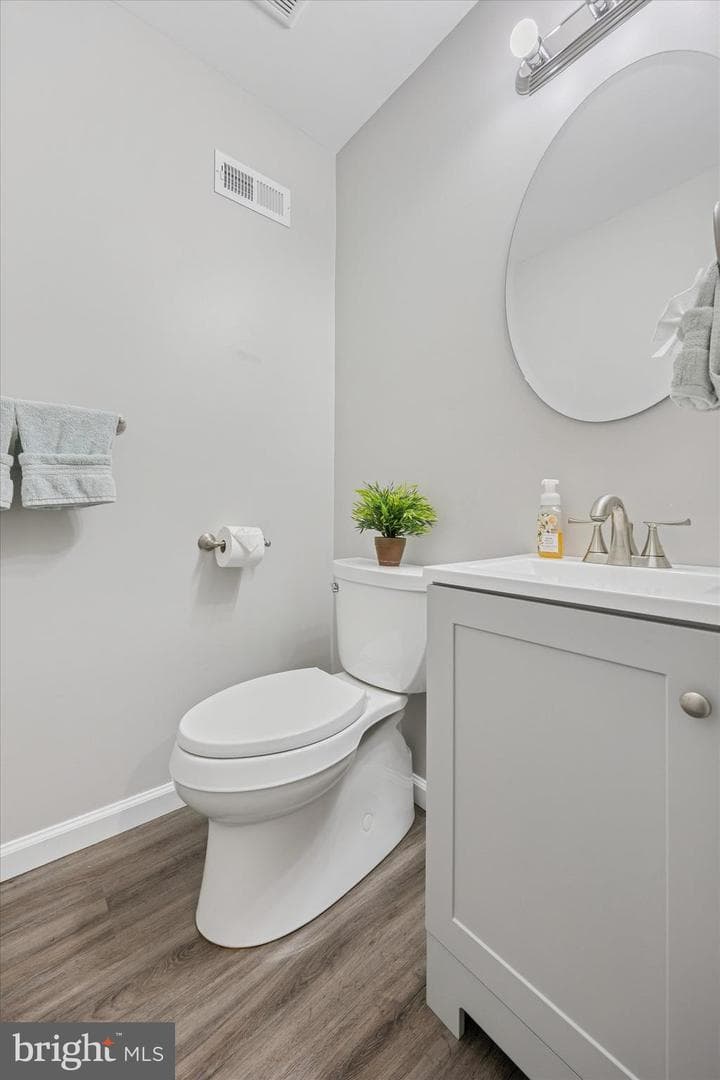 166 Percy Court photo 5