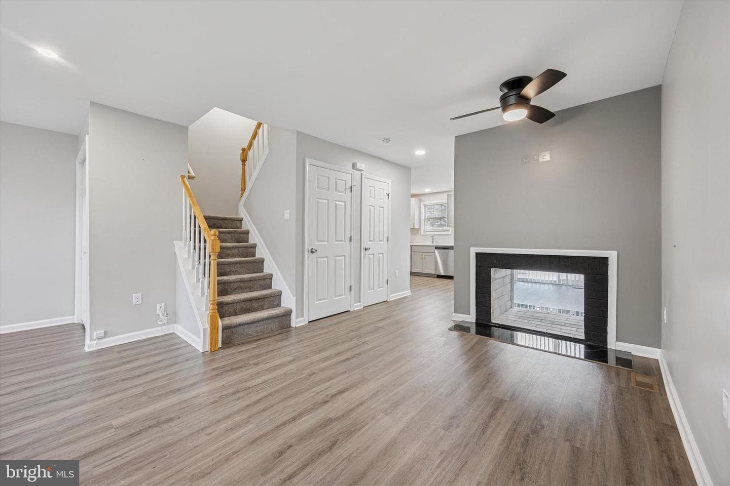 166 Percy Court photo 8
