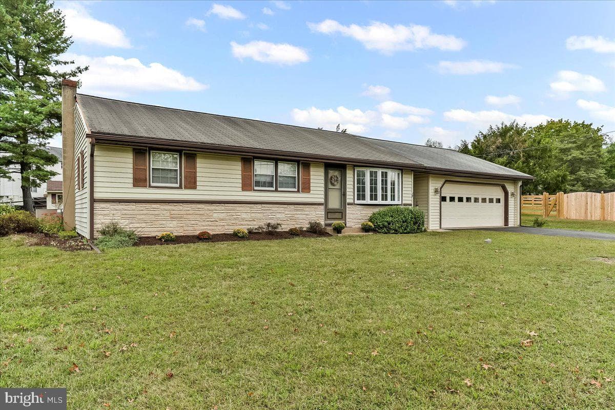 1769 Clearview Road photo 2