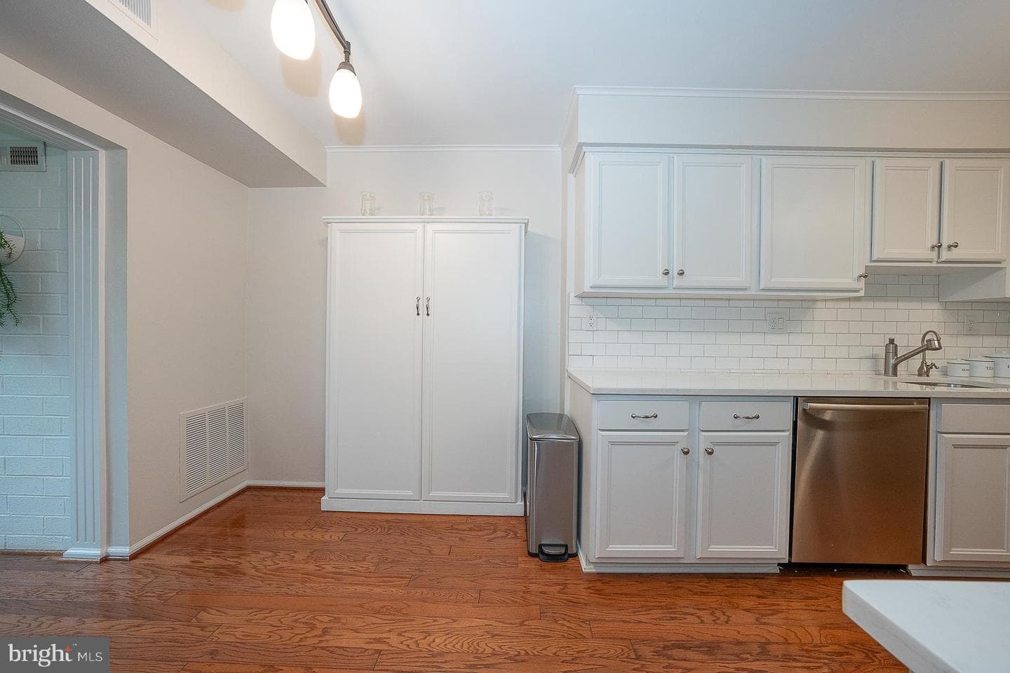 930 Montgomery Avenue #103 photo 14