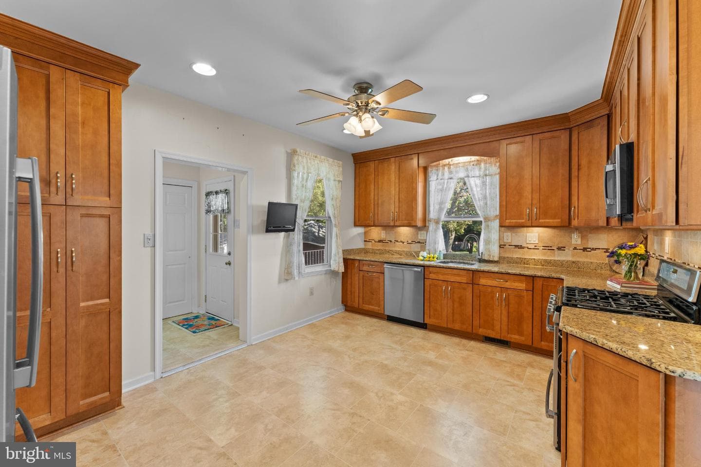 310 Dallas Road photo 11