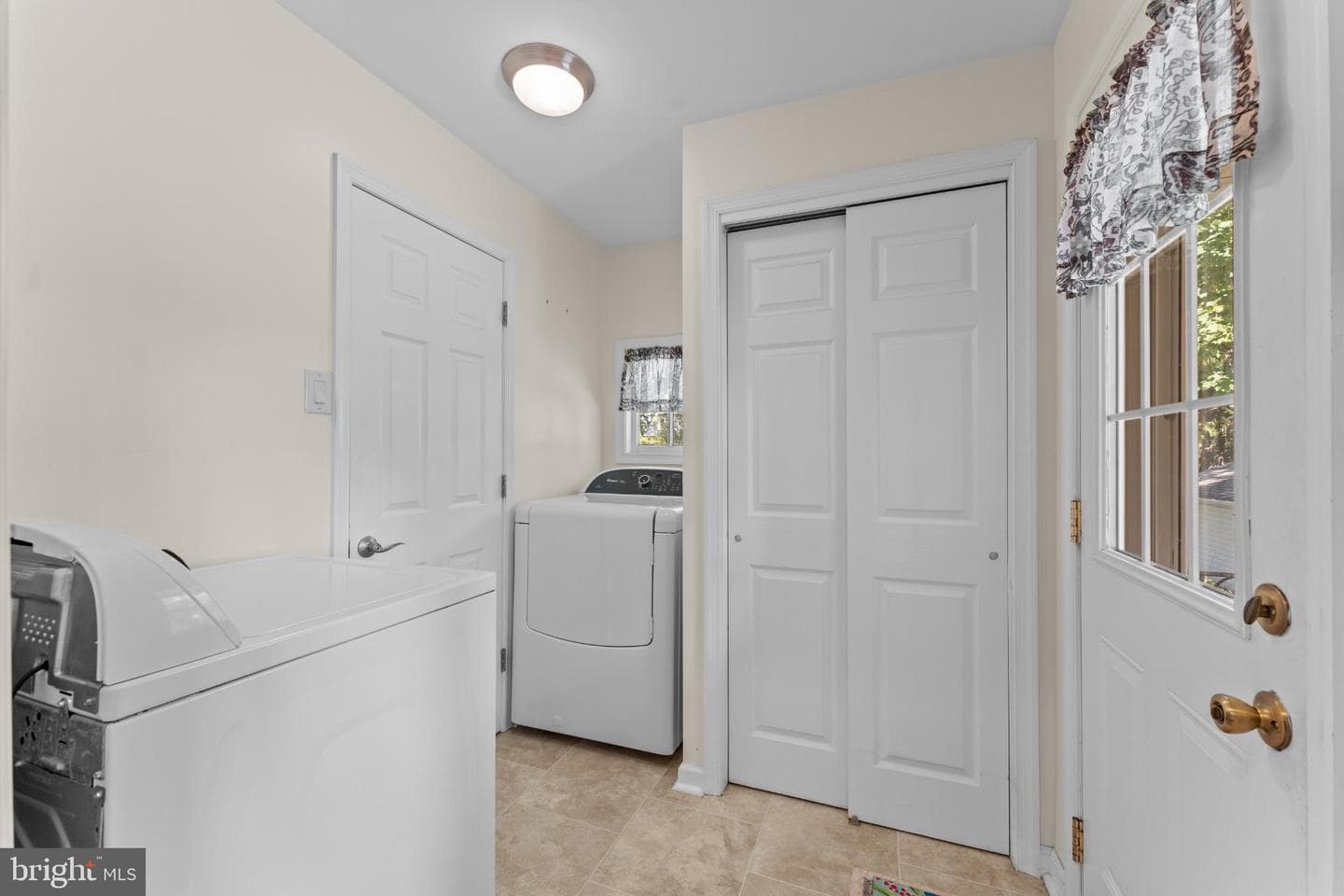 310 Dallas Road photo 14