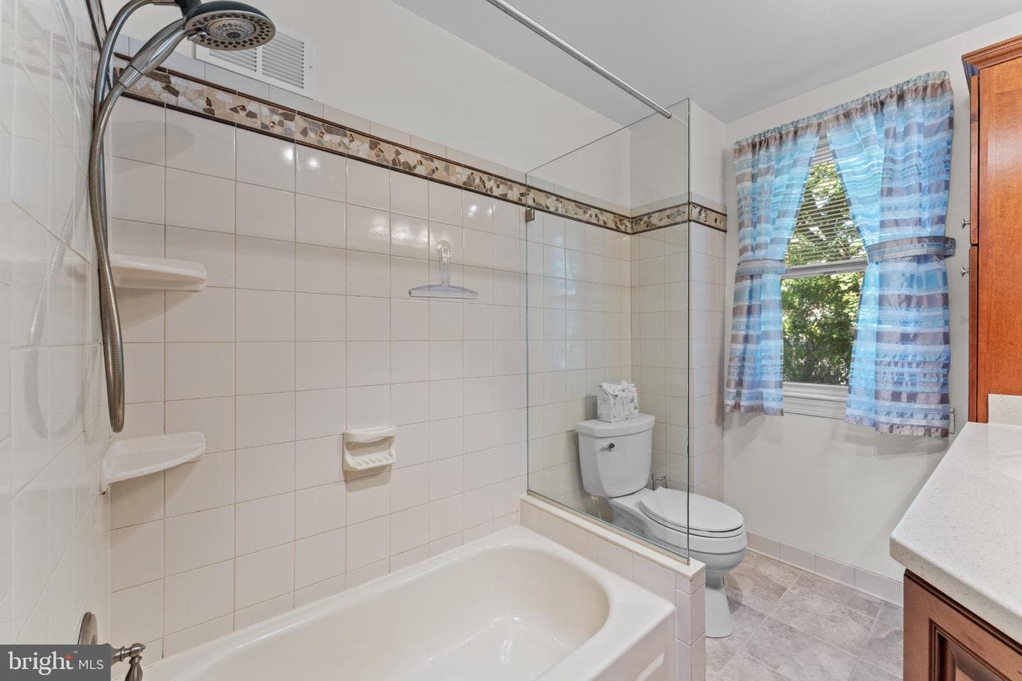 310 Dallas Road photo 20