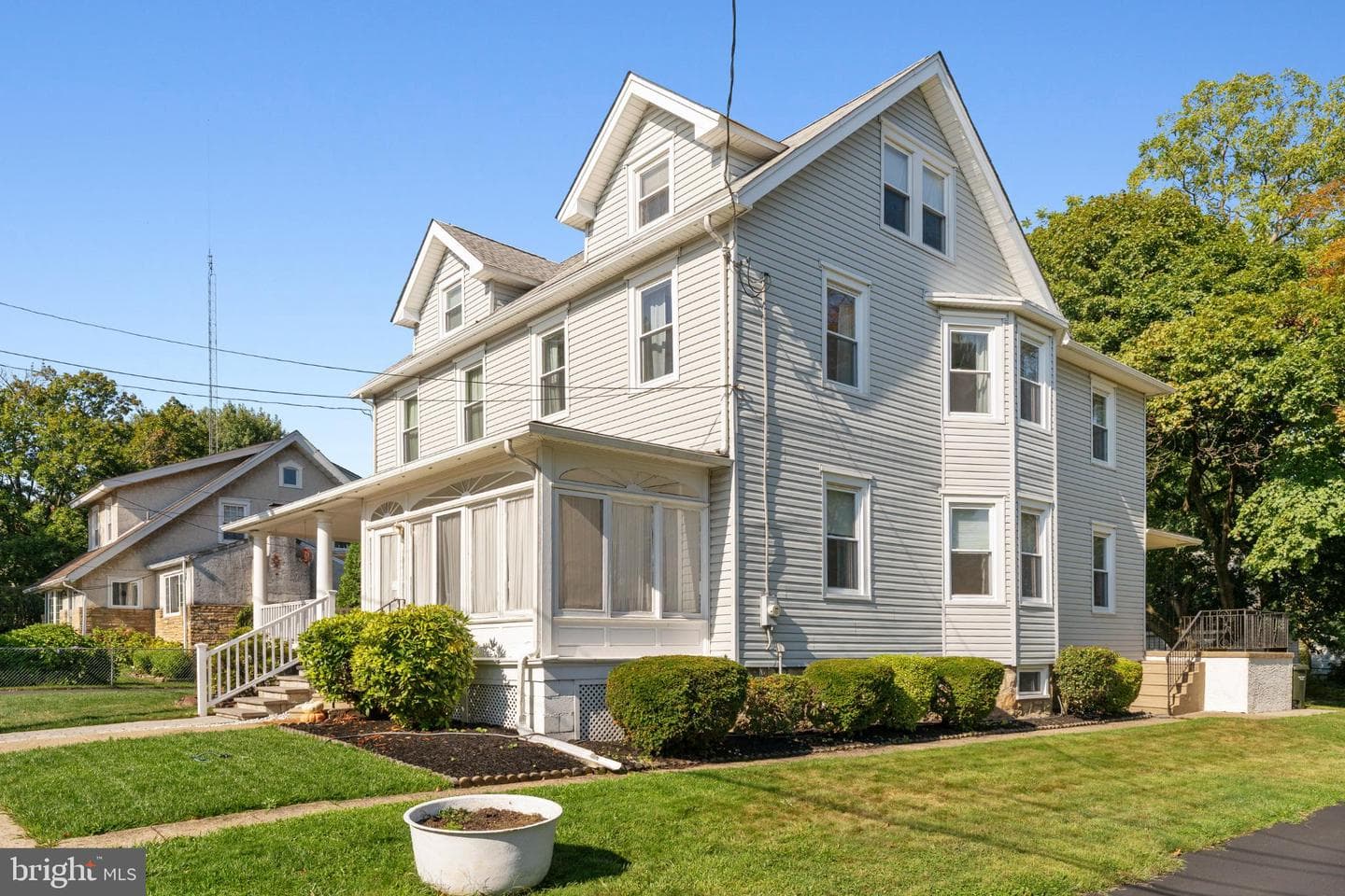 310 Dallas Road photo 3