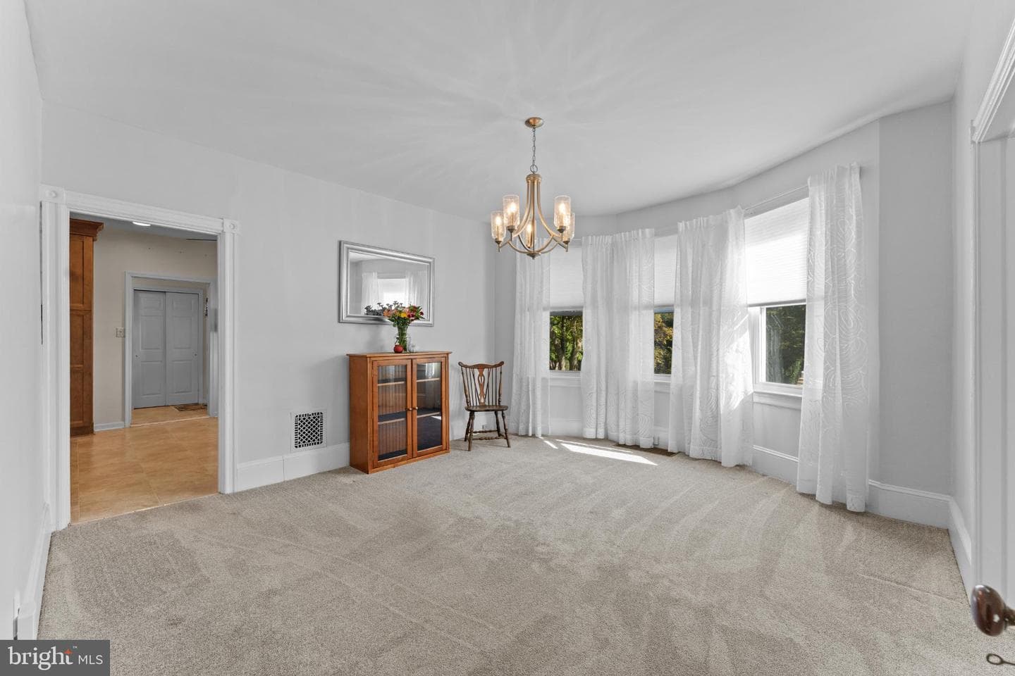 310 Dallas Road photo 9