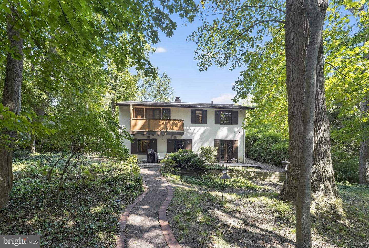 157 Edgewood Drive photo 3