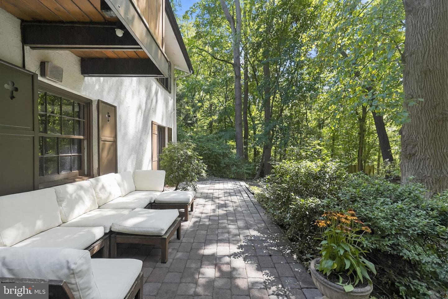 157 Edgewood Drive photo 4