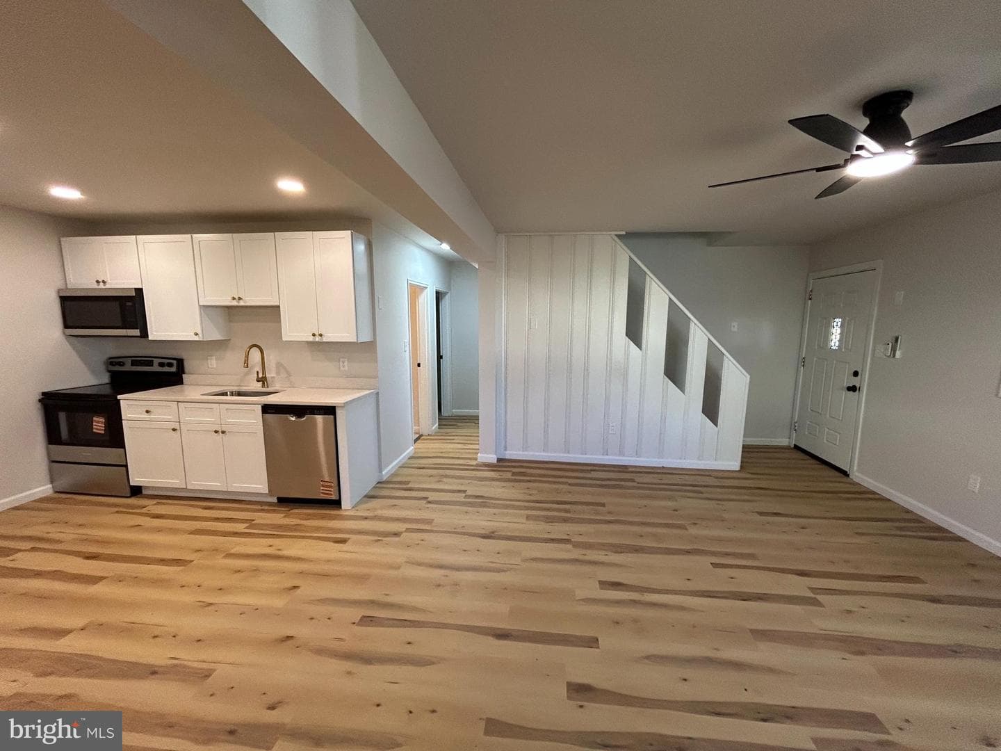 156 Gable Avenue photo 3
