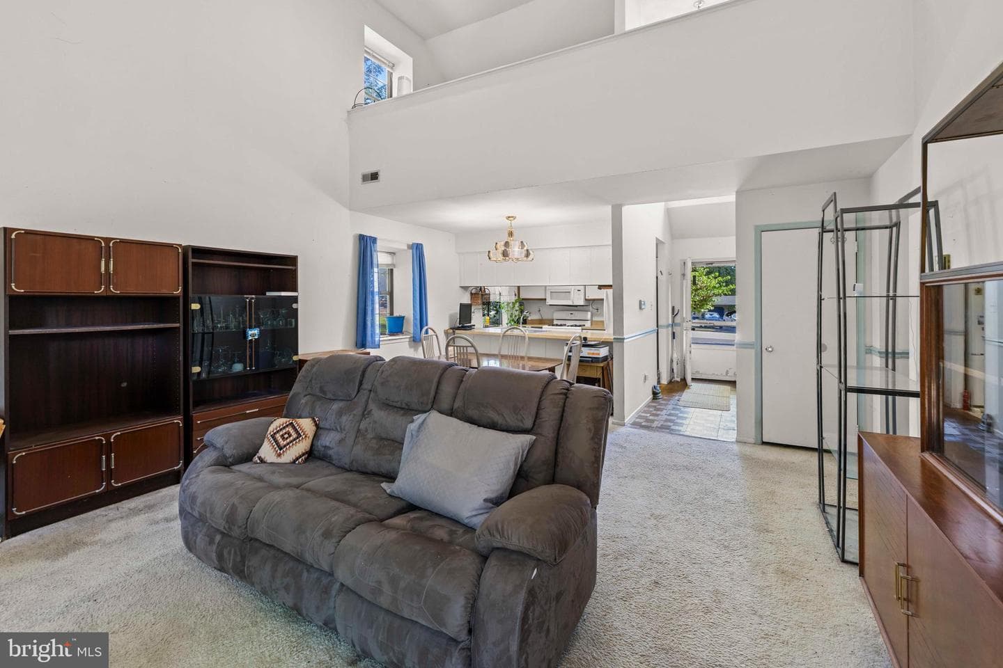 1610 Melrose Avenue photo 8