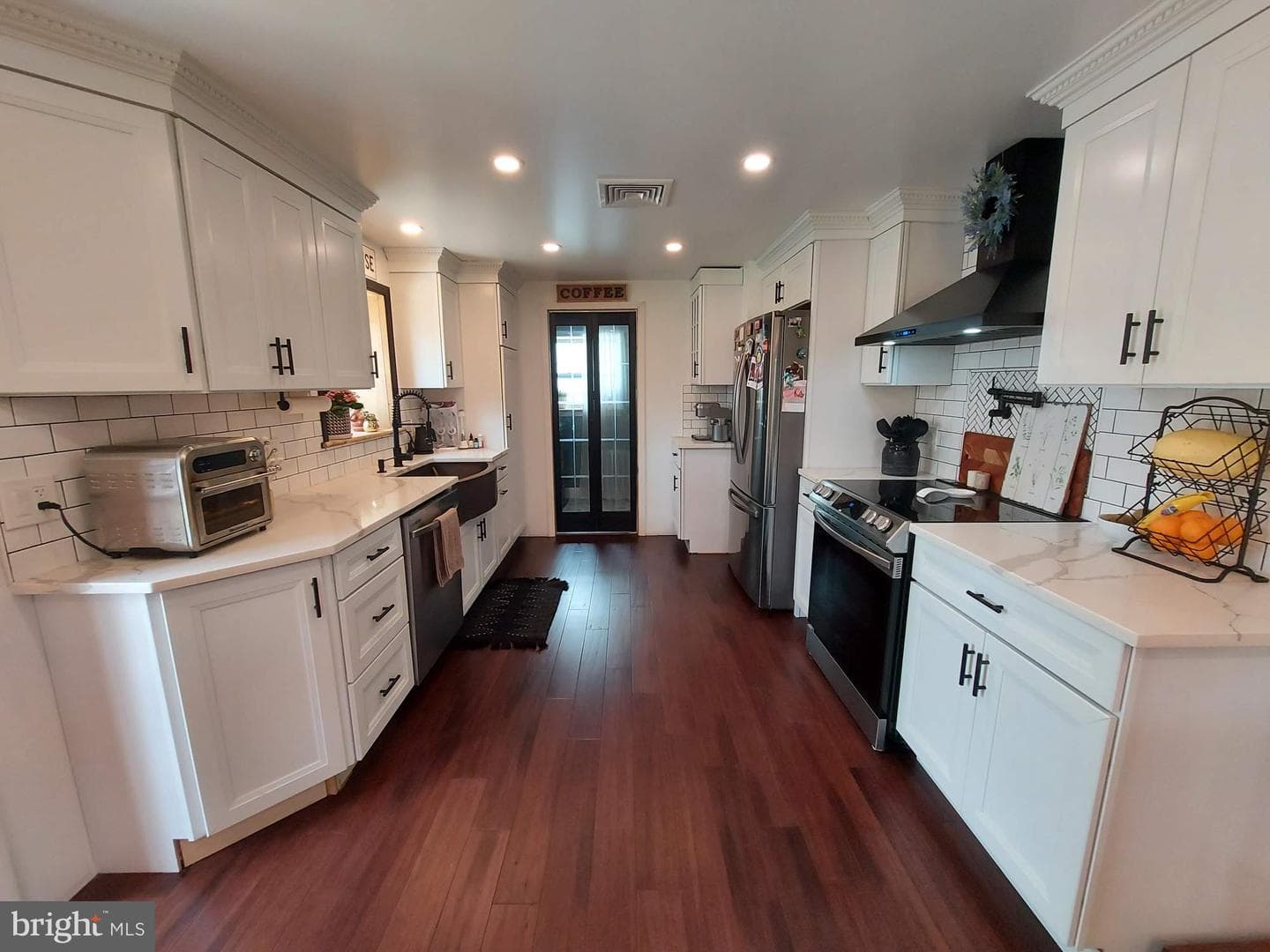 55 Sunset Road photo 10