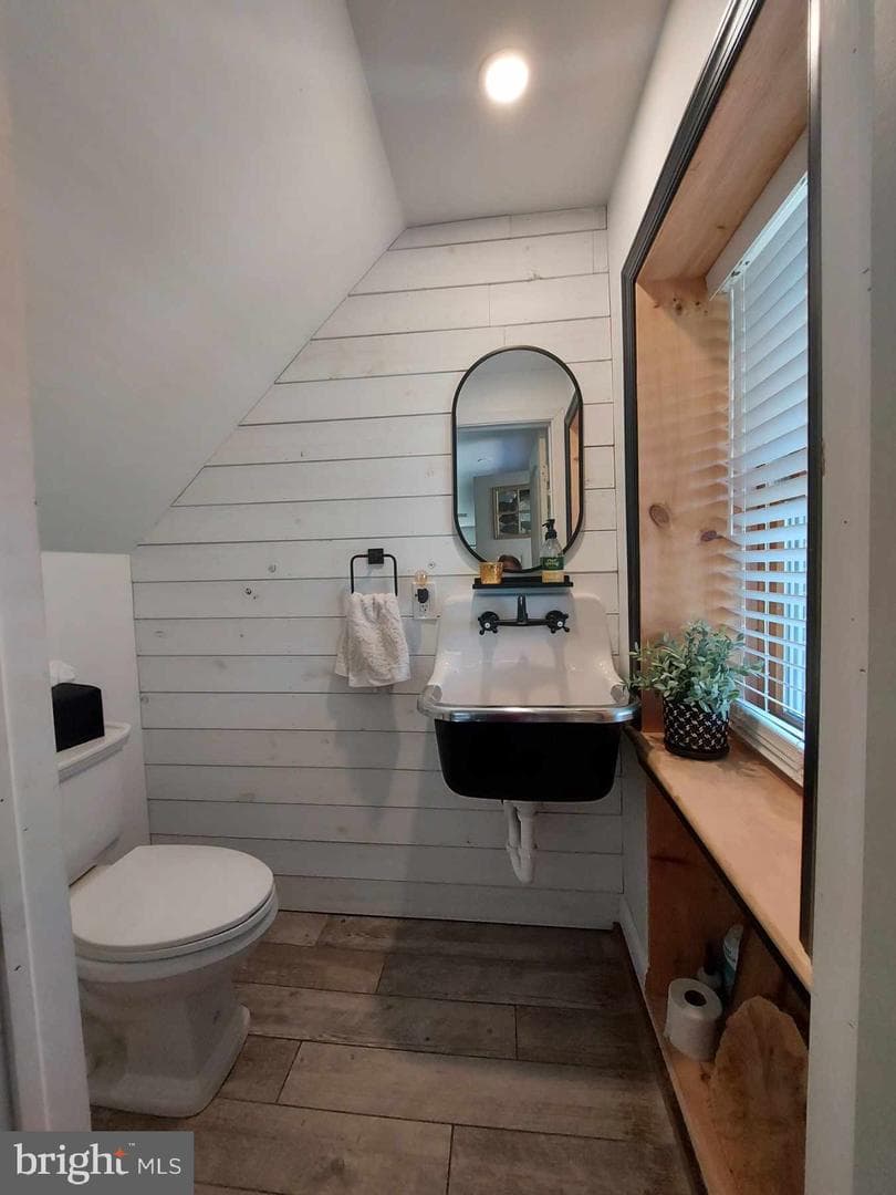 55 Sunset Road photo 15