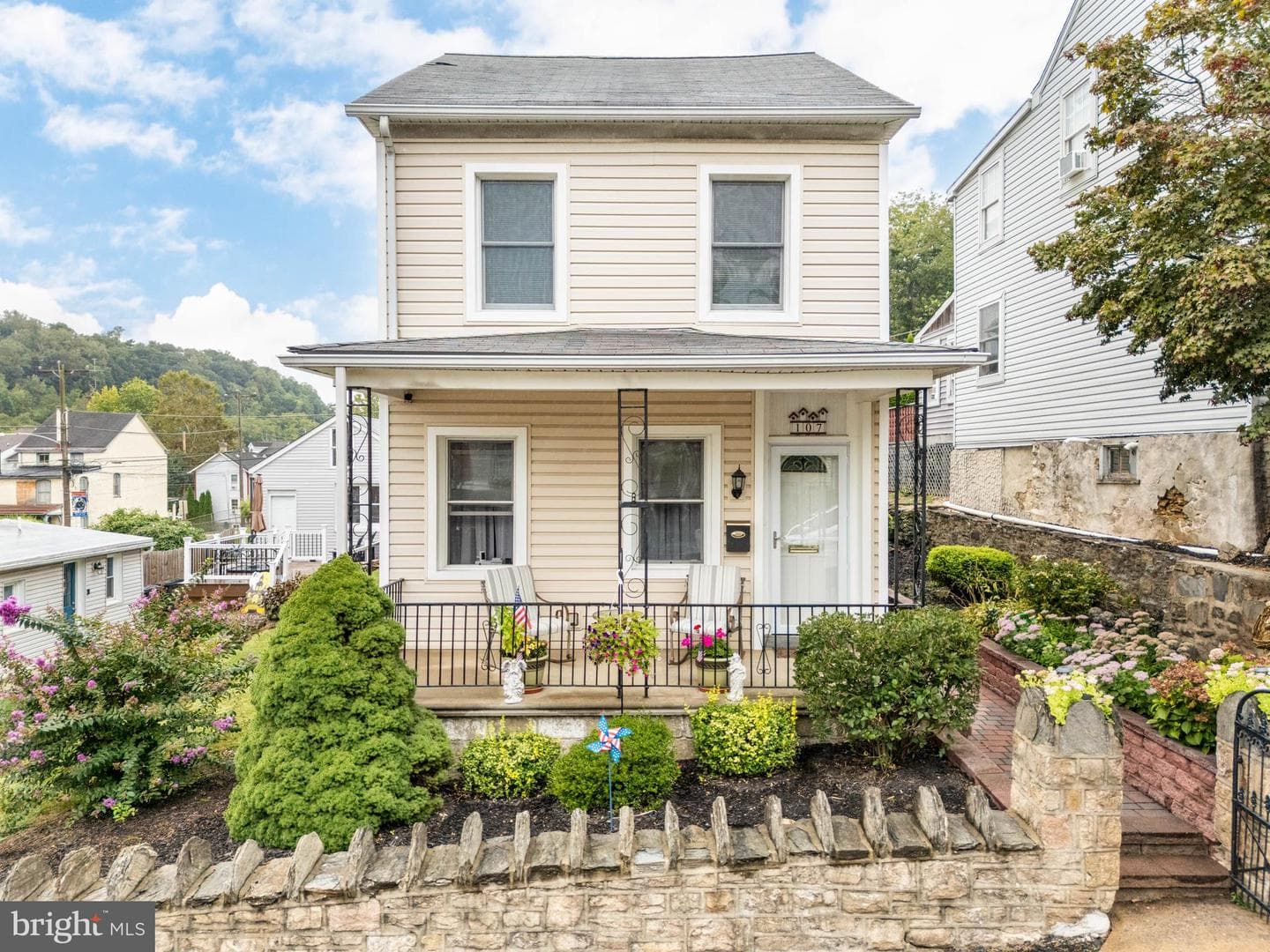 107 Cedar Avenue photo 1