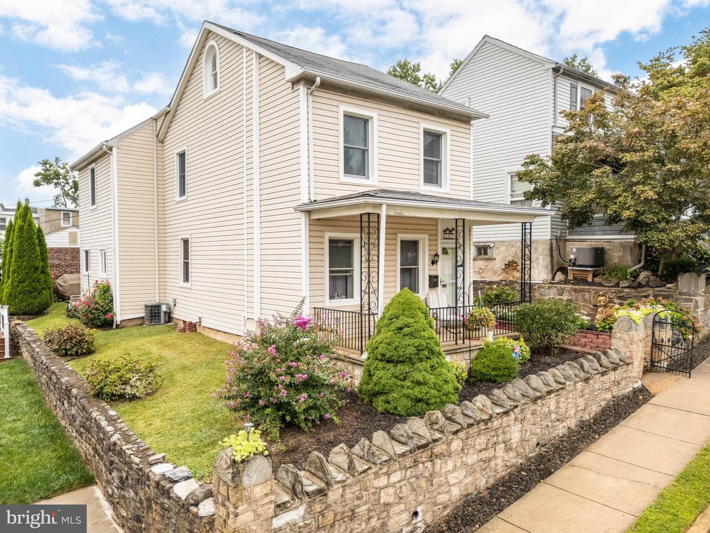 107 Cedar Avenue photo 2