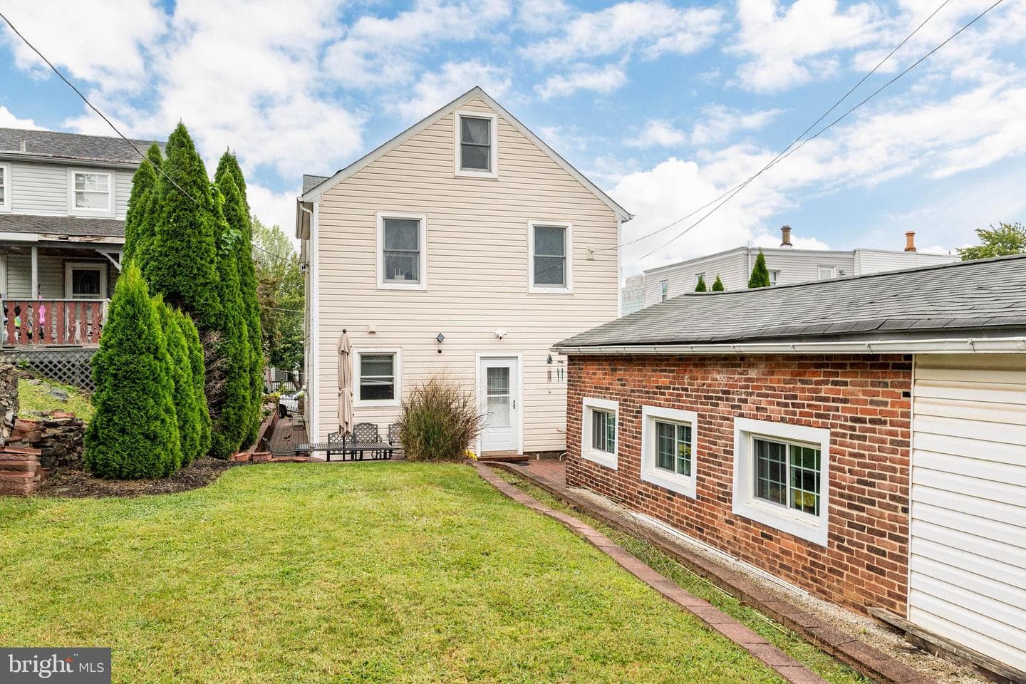 107 Cedar Avenue photo 25