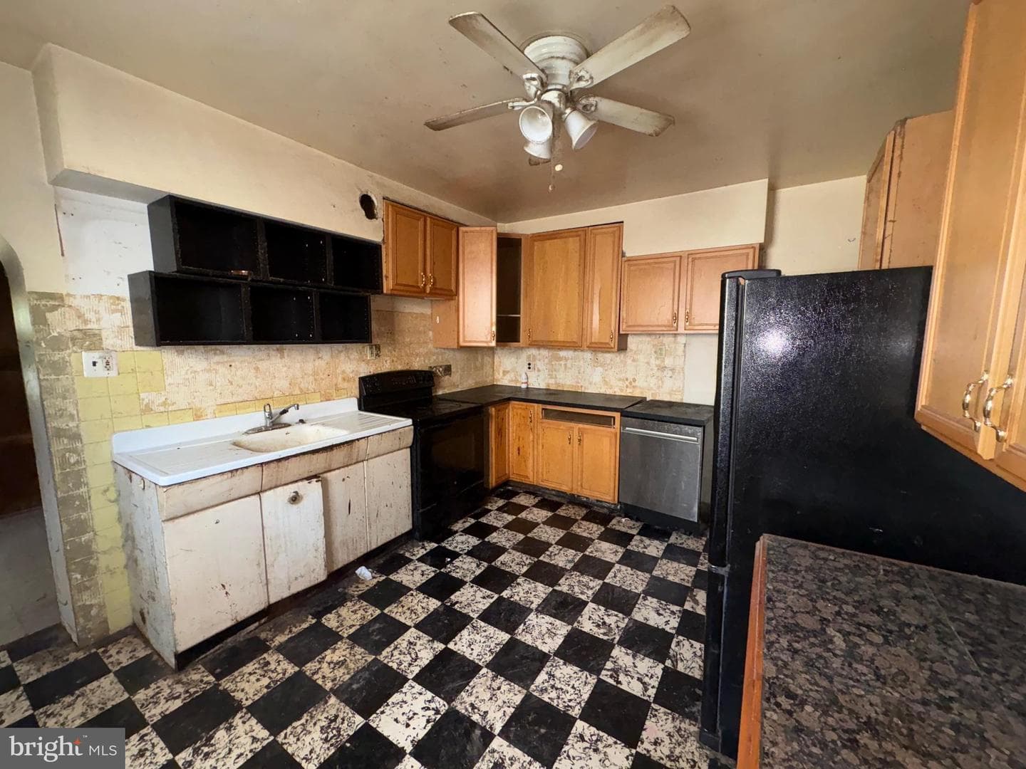 707 Tose Street photo 4