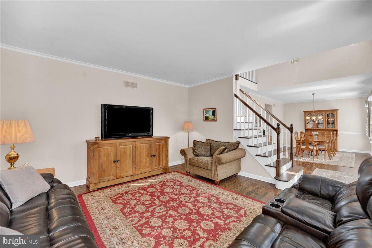 624 Chatsworth Drive photo 18