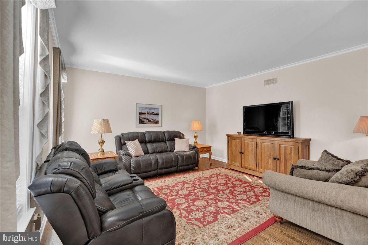 624 Chatsworth Drive photo 19