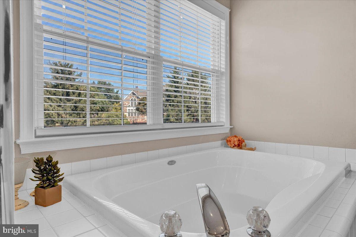 624 Chatsworth Drive photo 28
