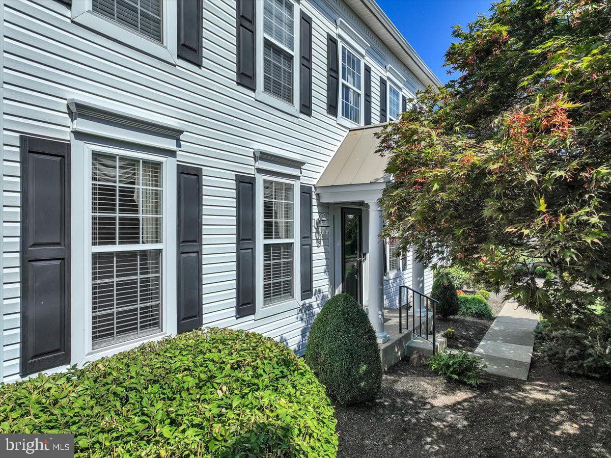624 Chatsworth Drive photo 3
