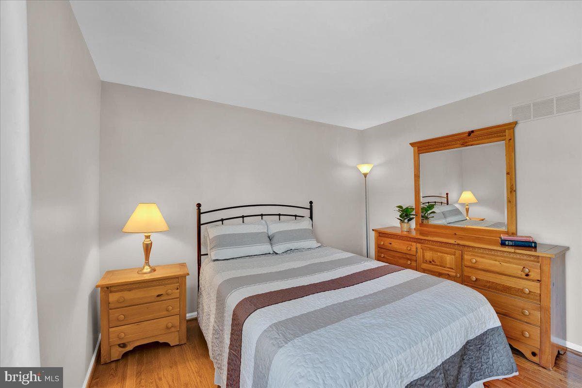 624 Chatsworth Drive photo 35