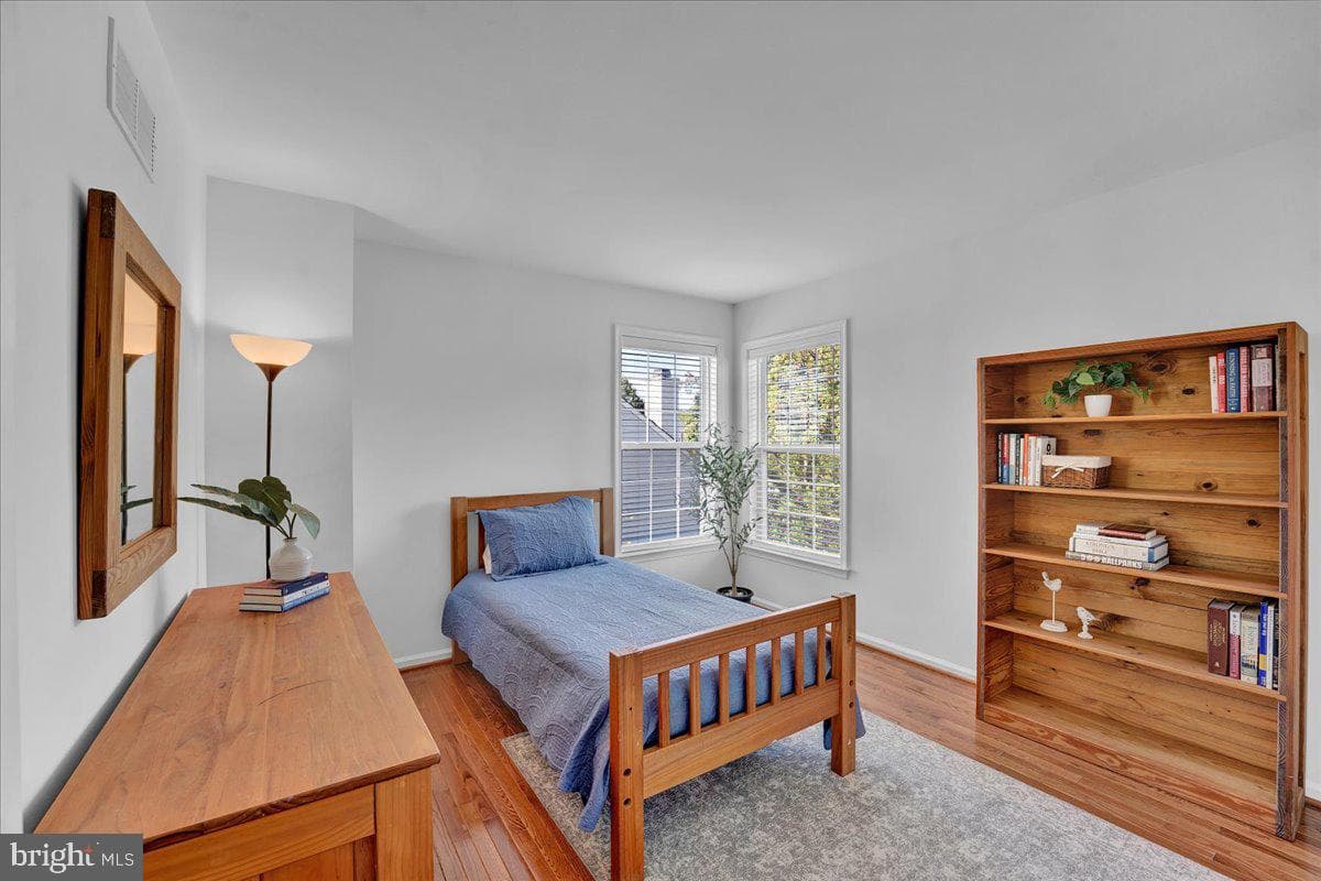 624 Chatsworth Drive photo 36